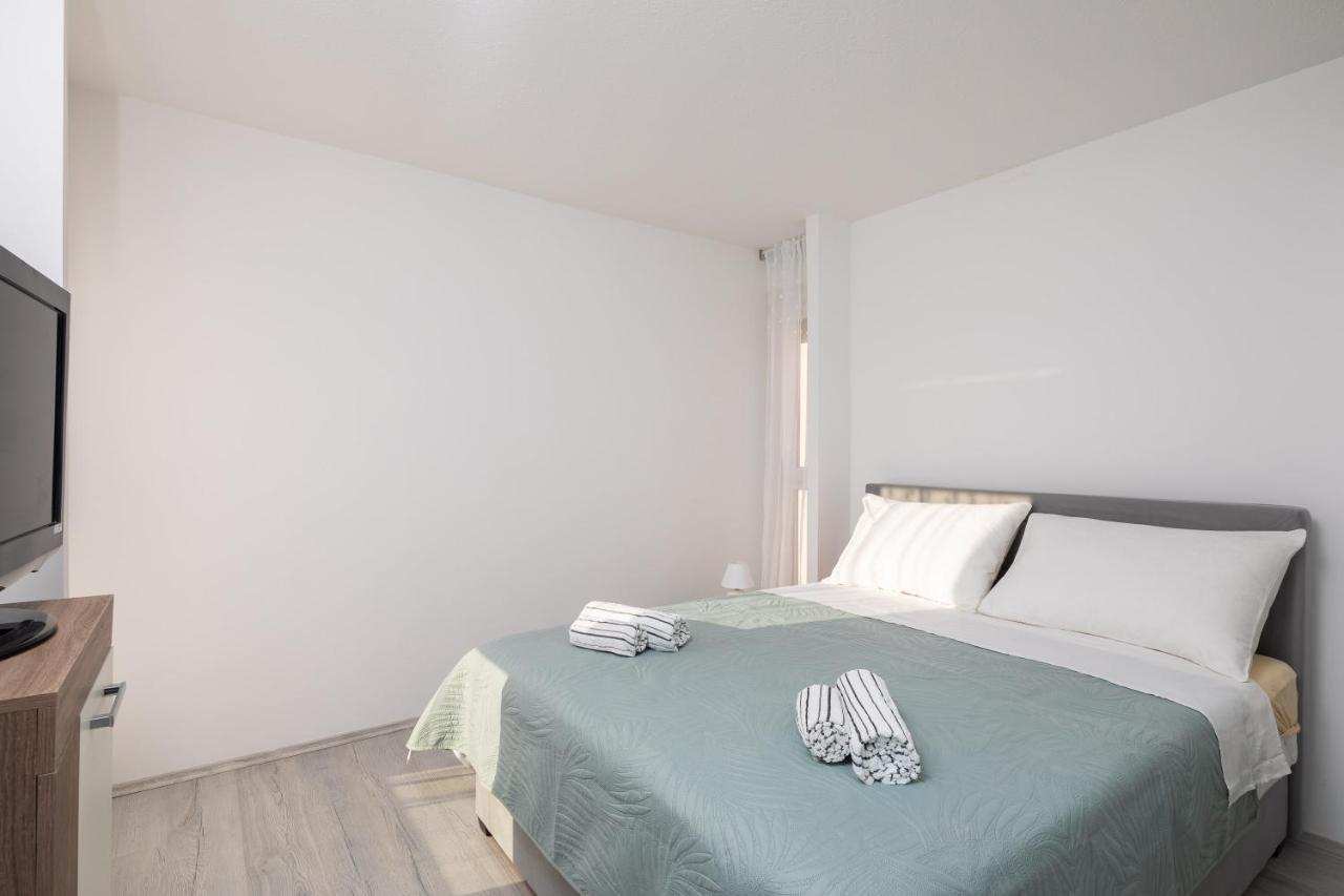 River Park Apartments Omis Exterior photo